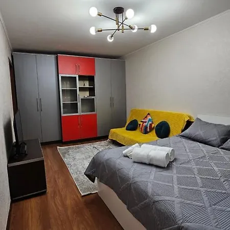 Apart Рядом С Парком Ганди Almaty Exterior photo