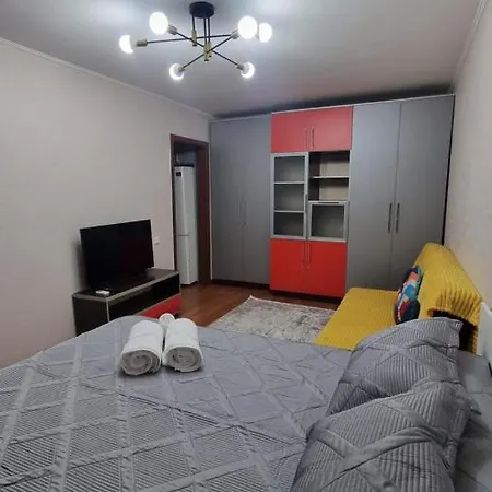 Apart Рядом С Парком Ганди Almaty Exterior photo